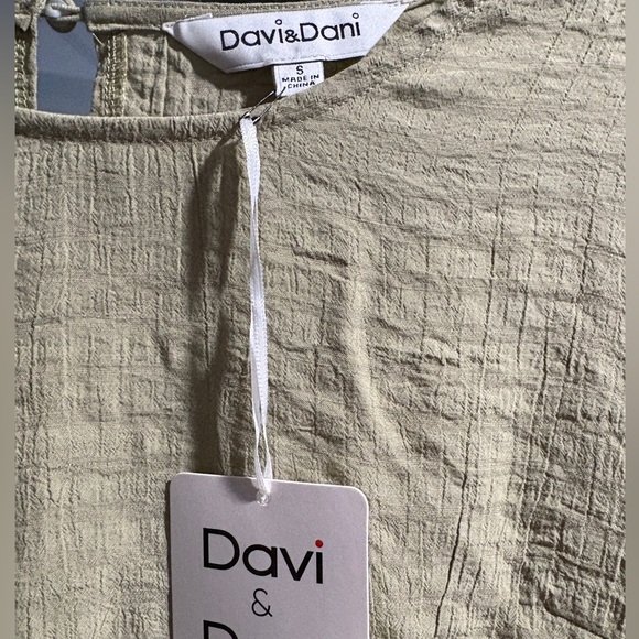 Davi & Dani Olive Green Babydoll Top Textured Tiered Cotton Blouse Small - Picture 4 of 5